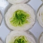 Роза пионовидная стабилизированная белая с зеленым центром